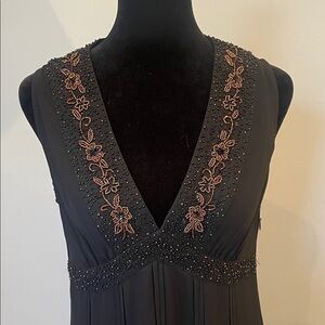 Elegant Black Sleeveless Dress with Embroidered Details new size 4